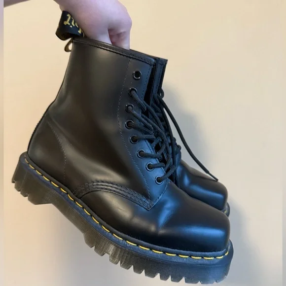 Dr. Martens Women’s 9/Men’s 8 1460 Bex Squared Toe Polished Smooth Boot in Black - Picture 4 of 8